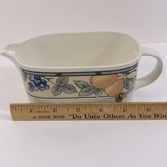 Mikasa Gravy Sauce Pitcher Intaglio Garden Harvest Pattern - Picture 6 of 6